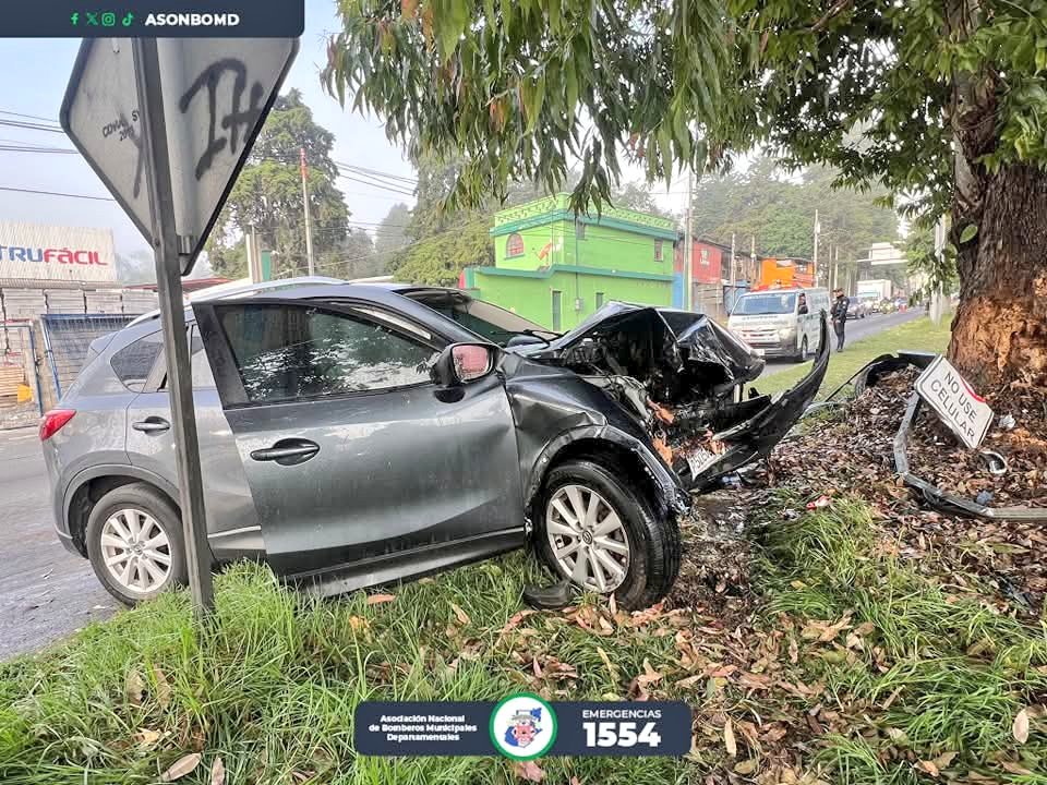 Accidente en kilómetro 30 de la Ruta Interamericana, San Lucas Sacatepéquez