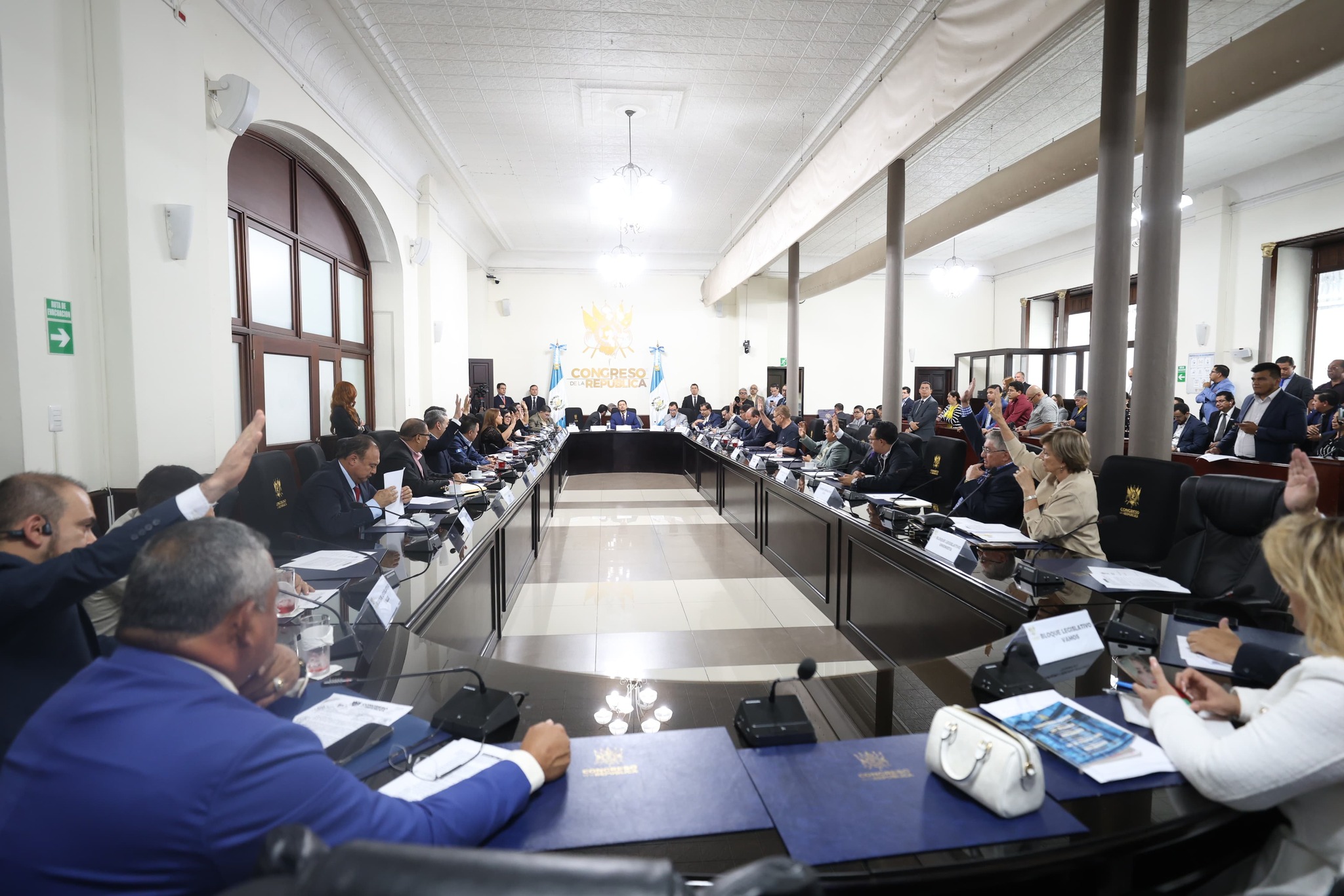 Jefes de bloque afinan agenda para cerrar el primer periodo legislativo