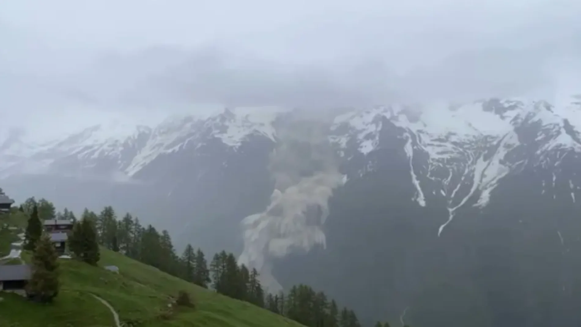 Colapso del glaciar Birch en Suiza sepulta aldea evacuada con 300 habitantes