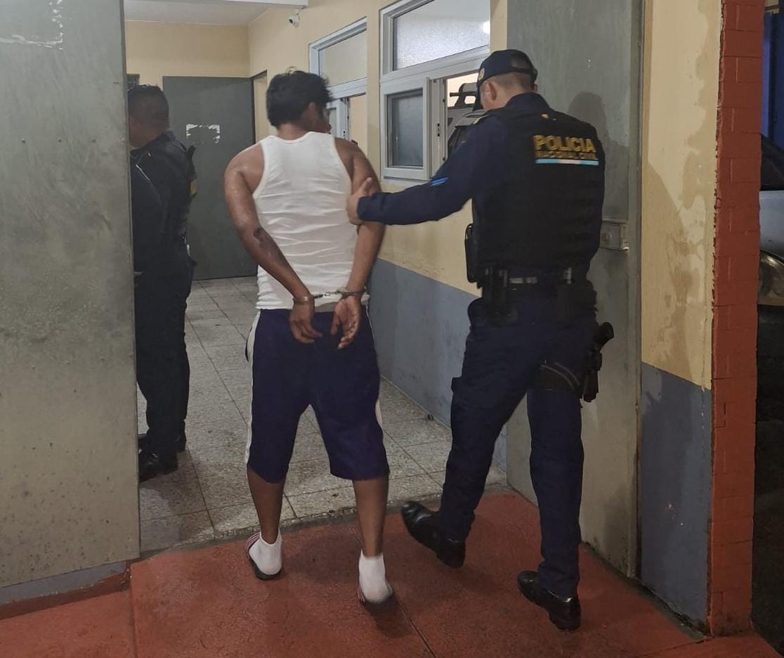 Capturan a hombre acusado de robo e incendio en San Marcos