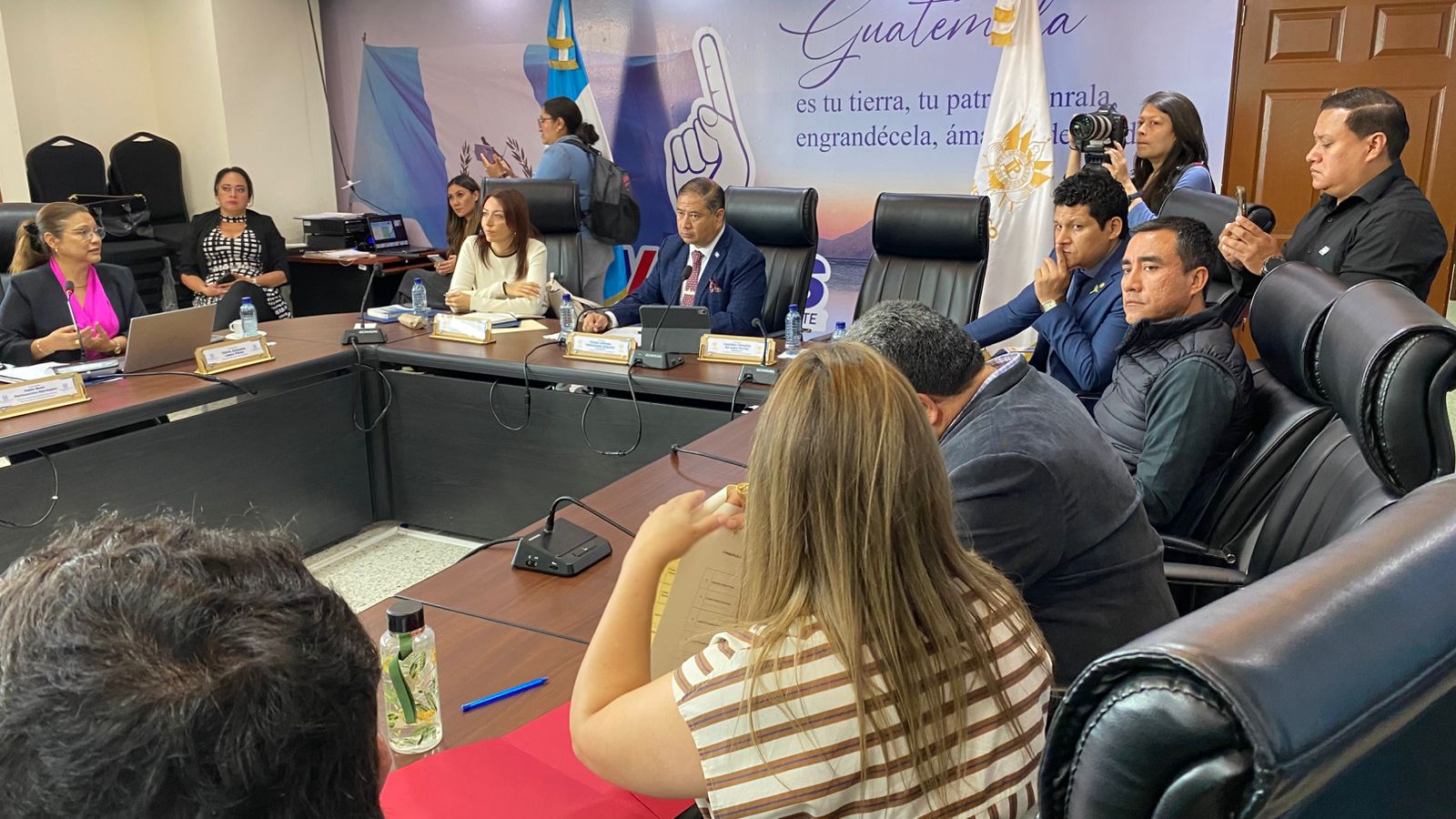 Comisión de Asuntos Electorales evalúa avances del TSE rumbo a elecciones 2027