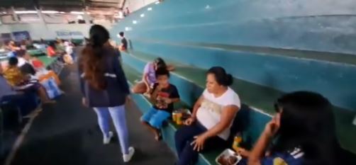 Familias de La Trinidad, Escuintla, son trasladadas a albergue por situación de riesgo